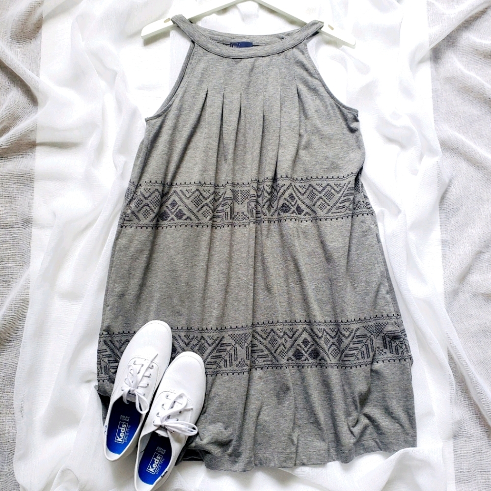 NWT Gap Sleeveless Embroidered Swing Dress